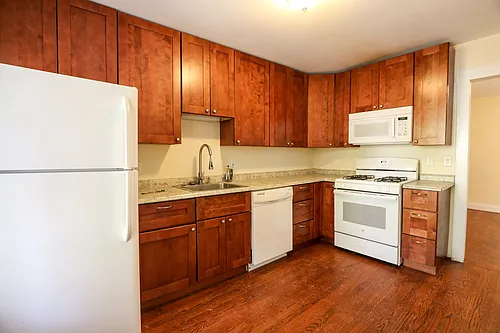 19 Claymoss Rd #3 Photo 1