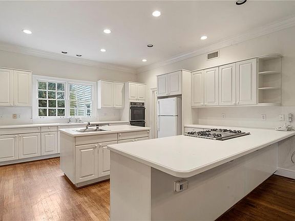 4th image of 1110 Mount Paran Rd NW