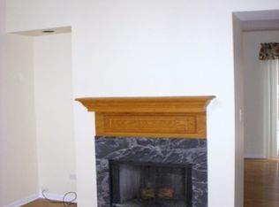 5784 Delaware Ave, Gurnee, IL