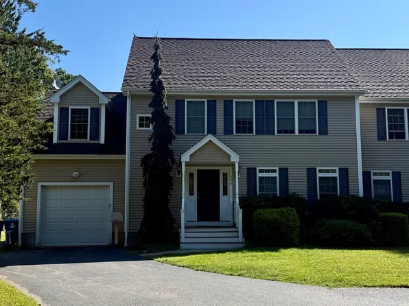 29 Bellingham Rd #A, Blackstone, MA 01504