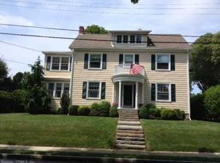 3 Shirley Ln, New London, CT 06320