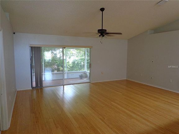 3rd image of 521 Antoinette St