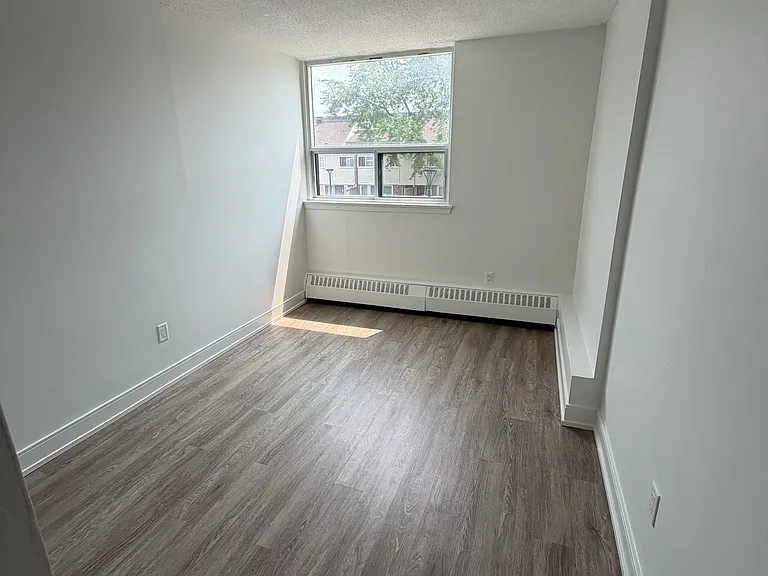 147 Wellington St W #202 — Photo 19