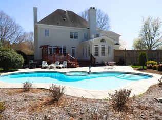 1431 Thornhill Ln, Winston Salem, NC 27106