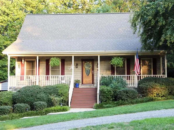 7756 Robinson Rd, Summerfield, NC 27358