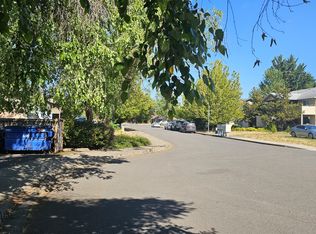 4155 Henry Ct #C, Eugene, OR 97402