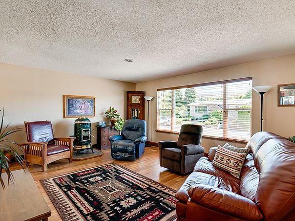 3rd image of 1336 N Ashland Ave