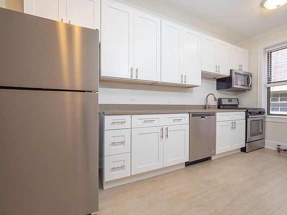 3rd image of 6947 N Ashland Blvd #L2