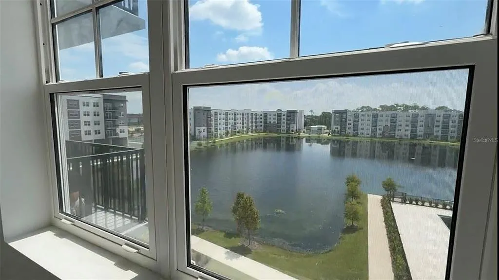 3 bed, 2.0 bath, 1150 sqft, $2,200 — Photo 4