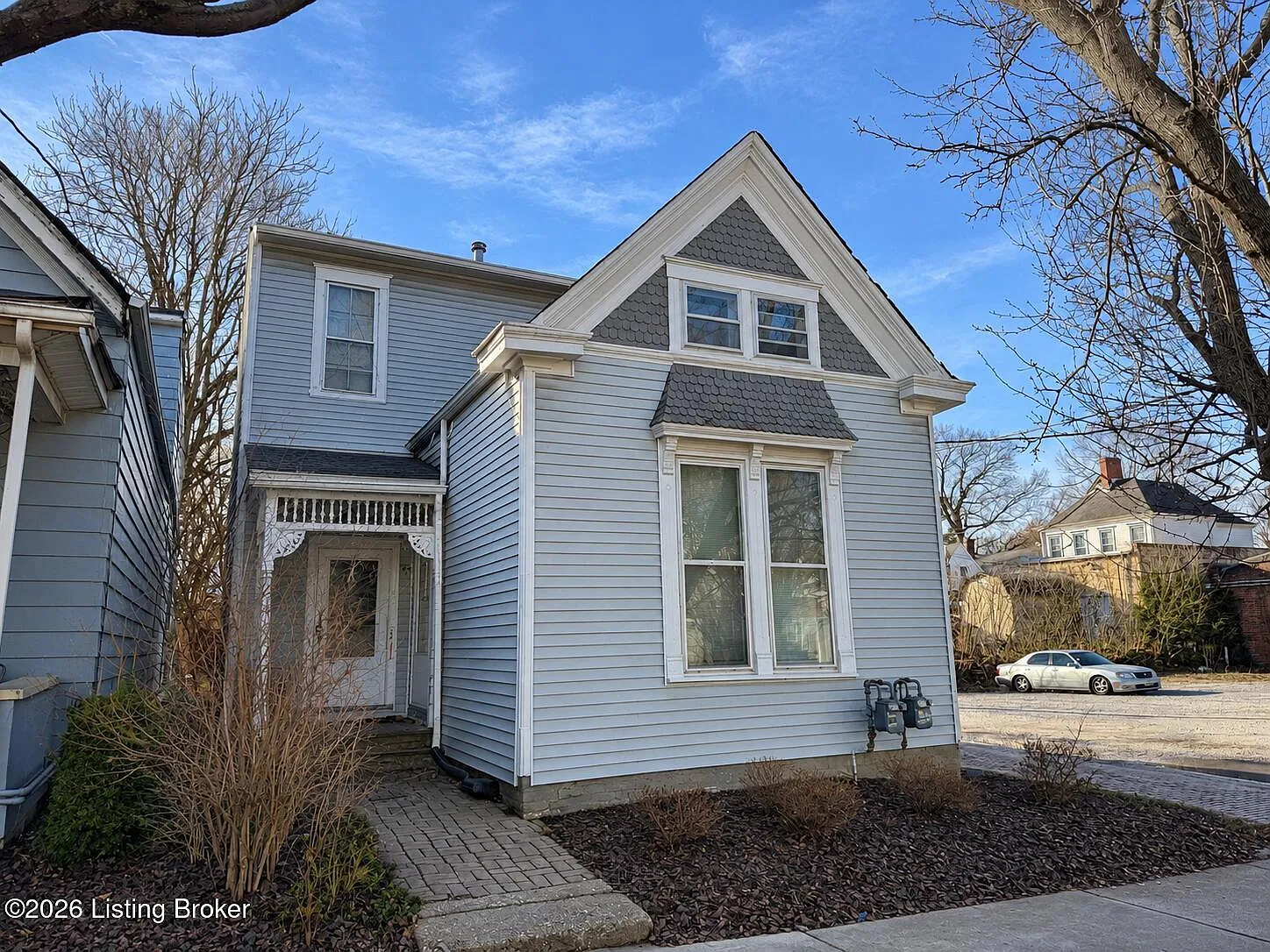 1 bed, 1.0 bath, 650 sqft, $995 — Photo 1