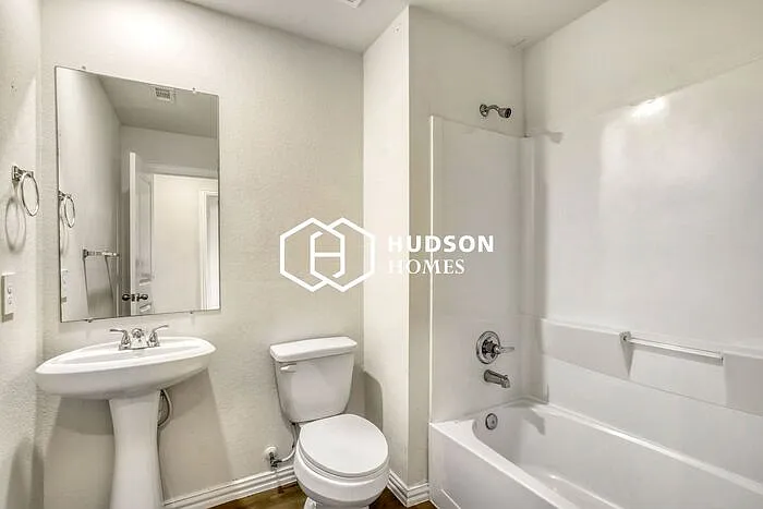 7945 Henson St — Photo 12