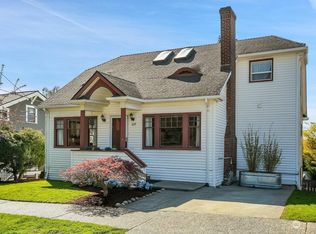 5639 47th Ave SW, Seattle, WA 98136