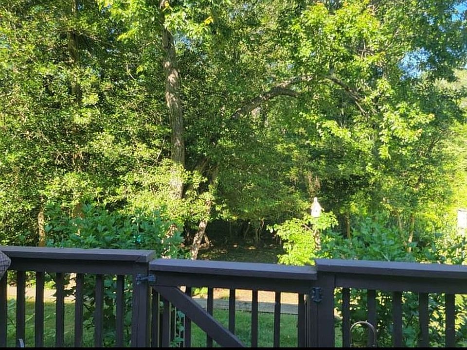 1st image of 124 S Manor Ct
