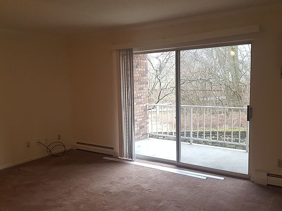 2nd image of 2998 Wardall Ave APT 6
