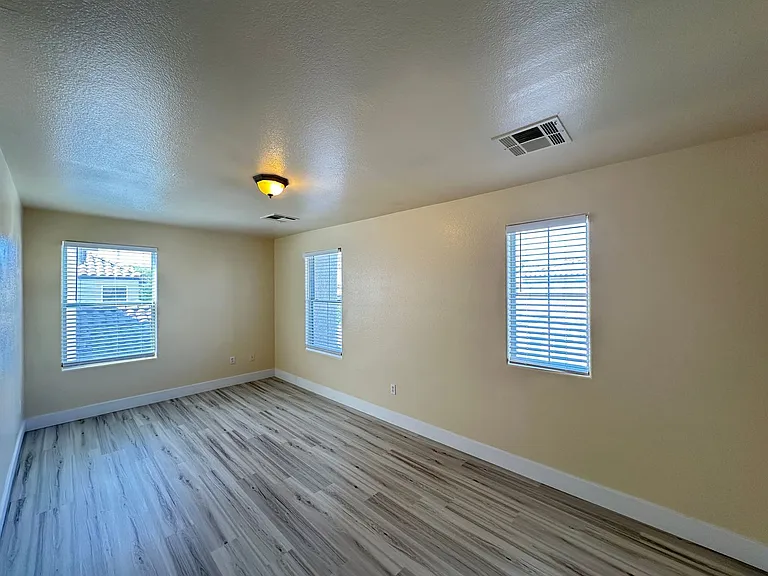 5640 Woods Crossing St — Photo 29