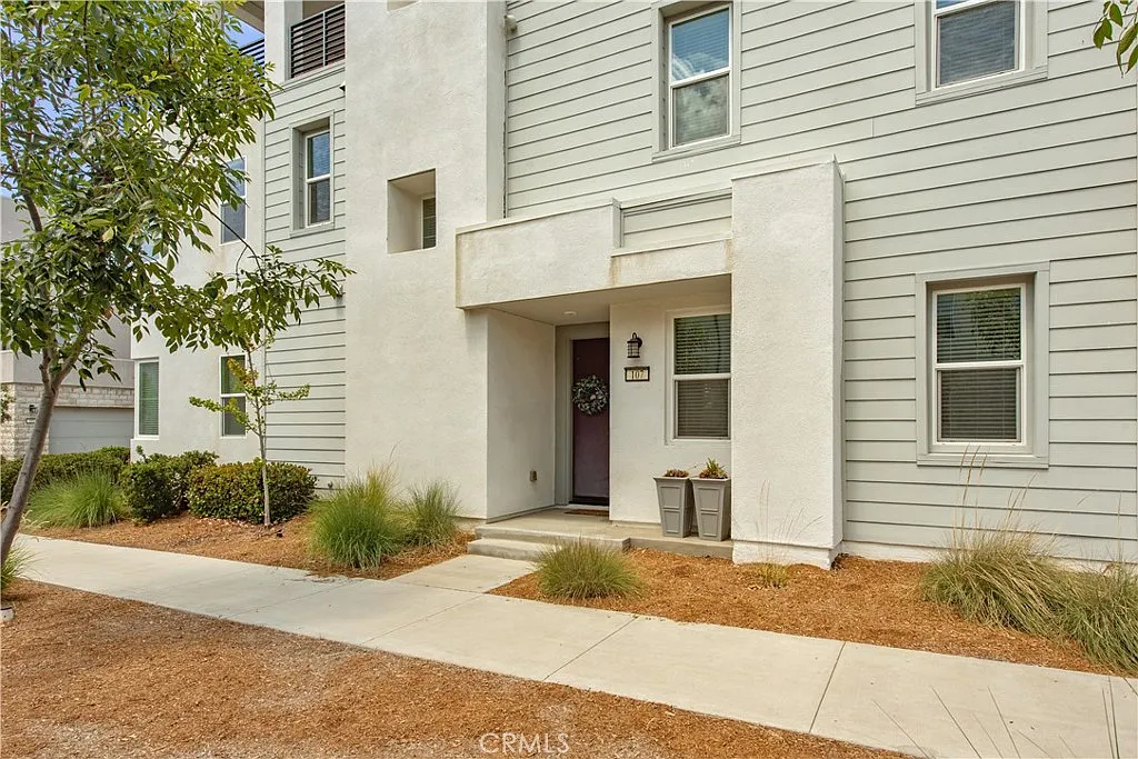 4 bed, 3170 sqft, $7,000 — Photo 2