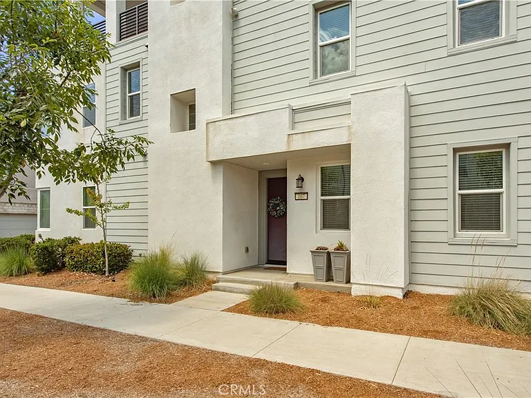 107 Pitch — Photo 2