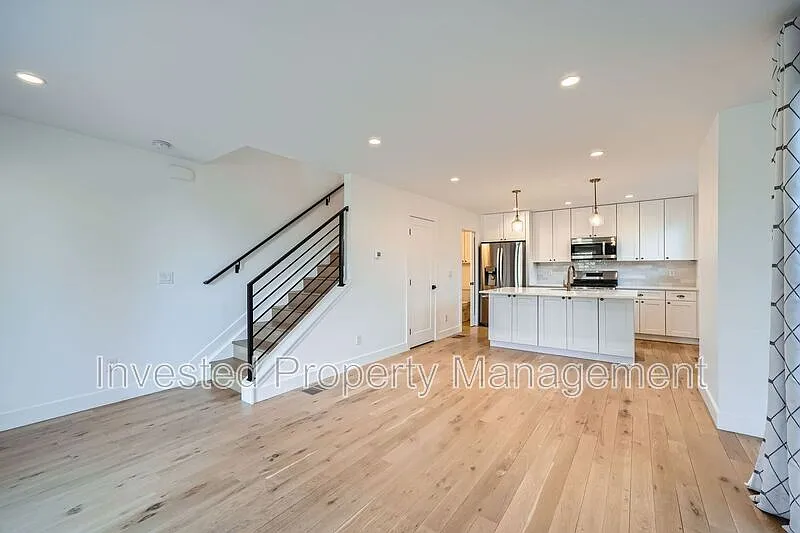 3 bed, 2.5 bath, 1498 sqft, $2,850 — Photo 4