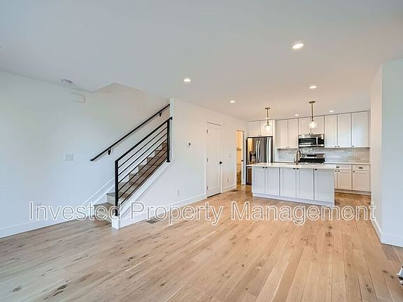 4th image of 1405 N Yates St
