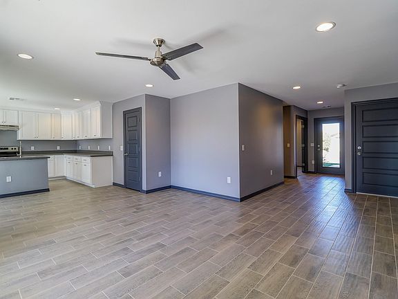 5th image of 8001 W Pinchot Ave