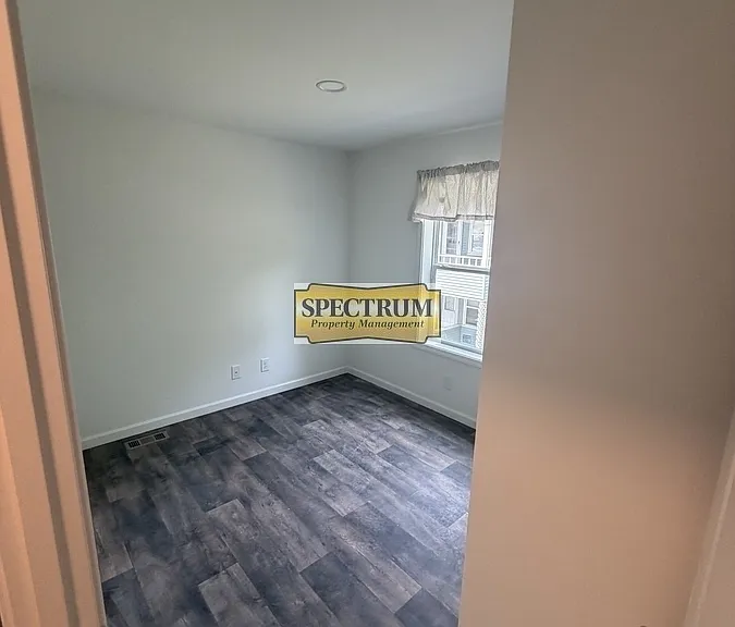 17 Donald St #1 — Photo 5