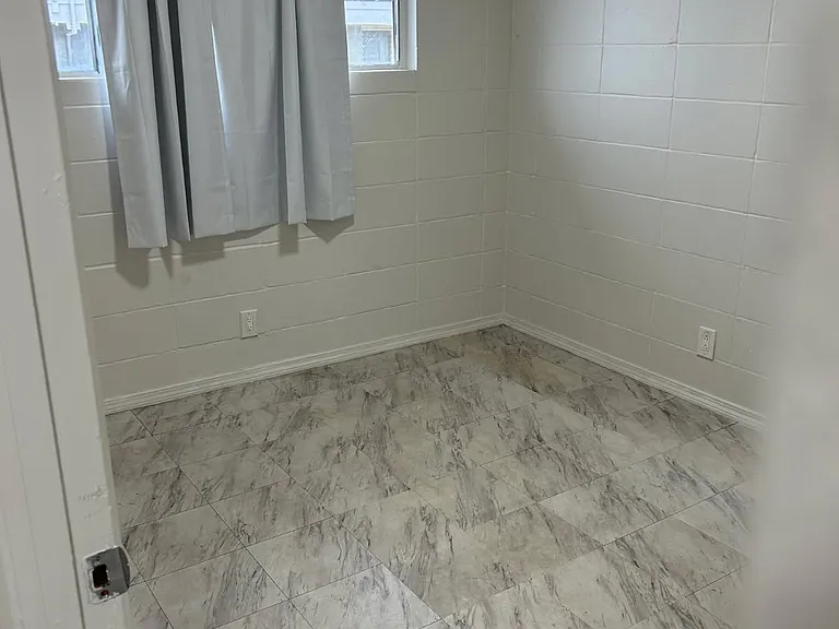 Ali'i Manor Apartments — Photo 7