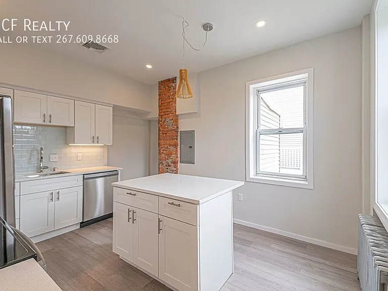 825 S 12th St — Photo 4