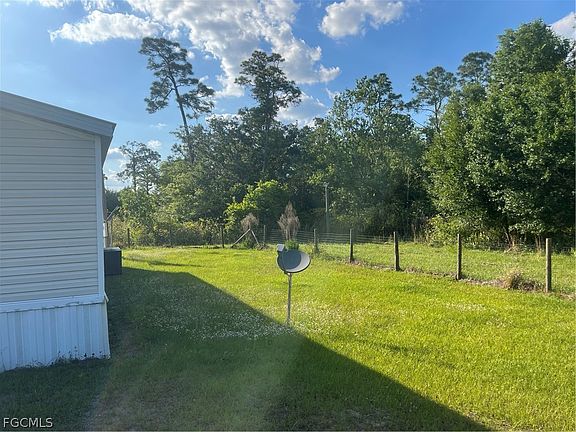 4th image of 1195 Blueberry Ln