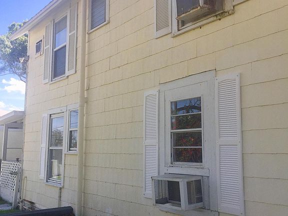 3rd image of 1125 17th Pl APT 4