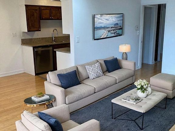 3rd image of 4660 Coldwater Canyon Ave