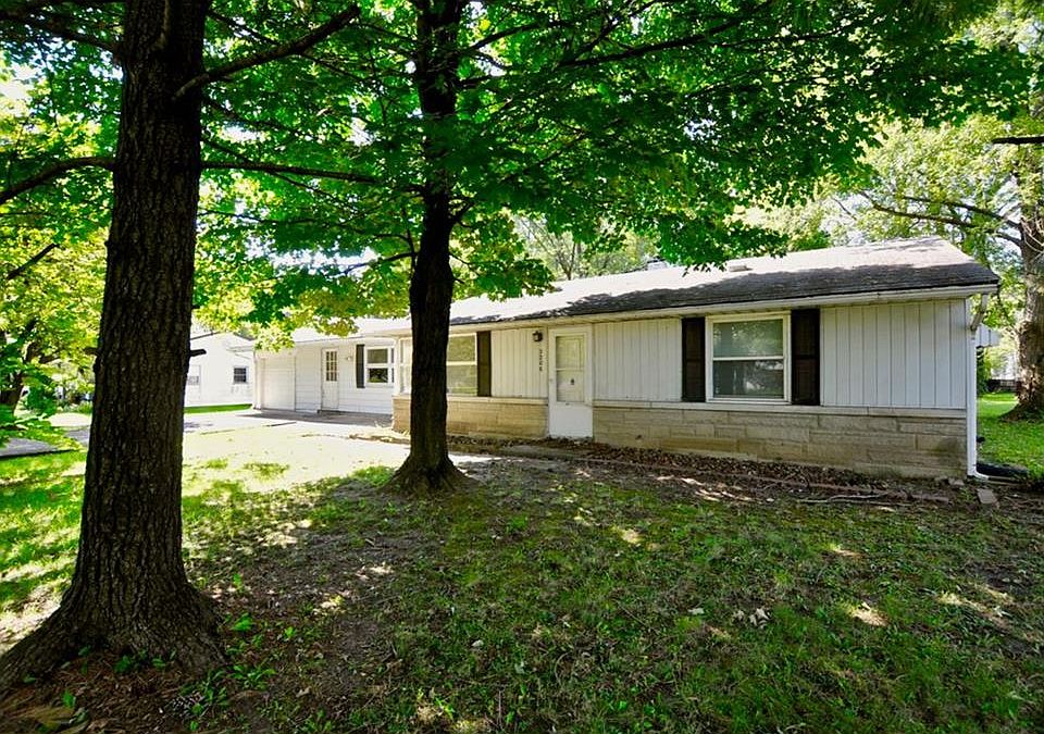 1st image of 3206 N Elmhurst Dr