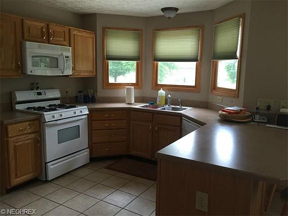 5th image of 1387 Cheverton Ave