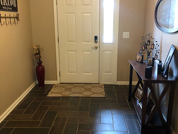 3rd image of 216 Brooke Woode Dr