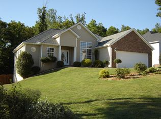 422 Winding Brook Ct, Greenville, SC 29617
