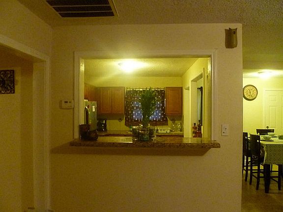 4th image of 2308 Huntington Dr