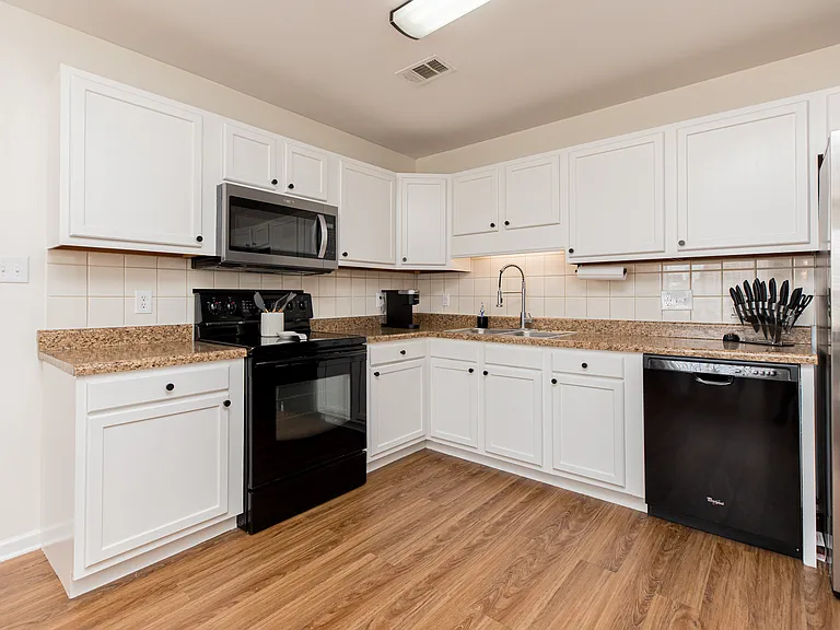 208 Falkirk Dr — Photo 35