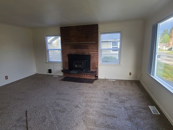 4th image of 2505 Veldee Ave