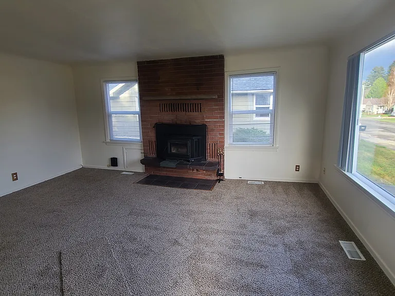2505 Veldee Ave — Photo 4