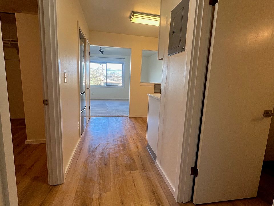 1st image of 2475 Dexter Ave N APT 202