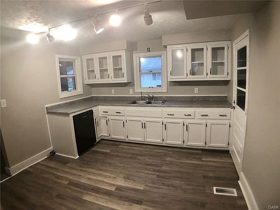 5th image of 108 E Shannon Ave