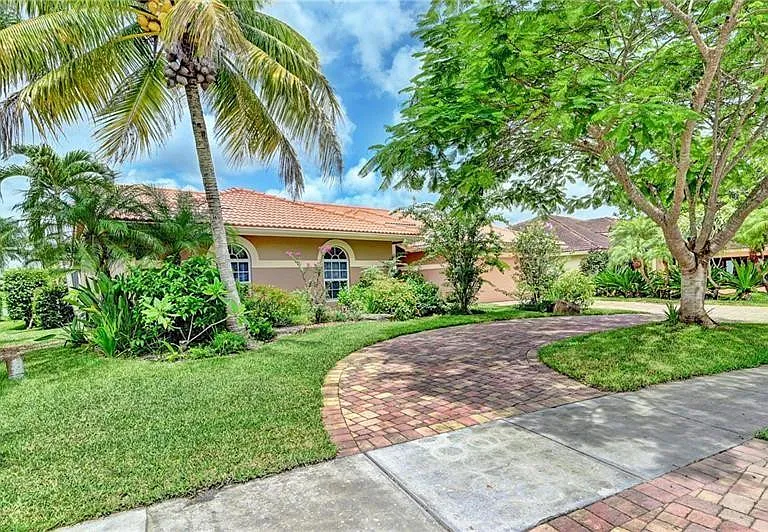 5088 NW 100th Ter — Photo 24