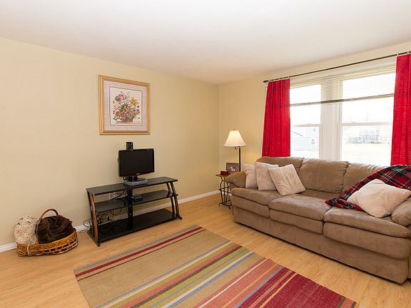 4th image of 242 Porter Dr