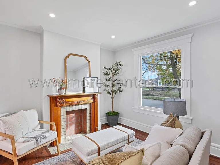 634 E Mithoff St — Photo 4