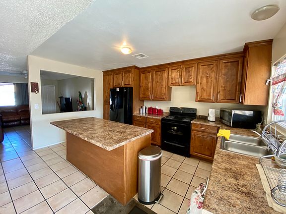4th image of 530 N 69th Dr