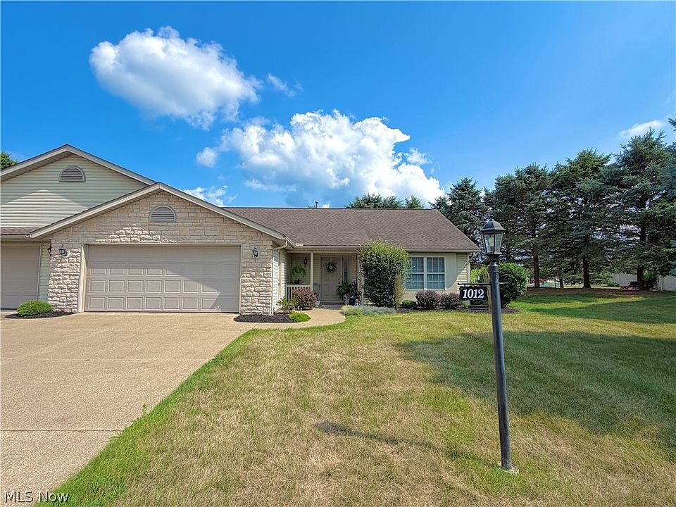 1st image of 1012 Meadow Dr NW