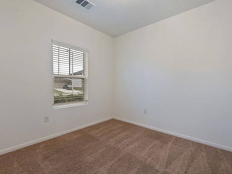 149 Biscayne Dr — Photo 17