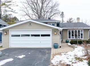 290 Hill Ave, Glen Ellyn, IL 60137