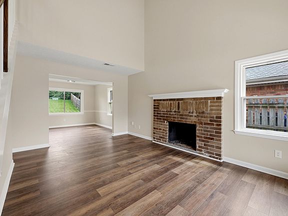3rd image of 333 Squires Rd