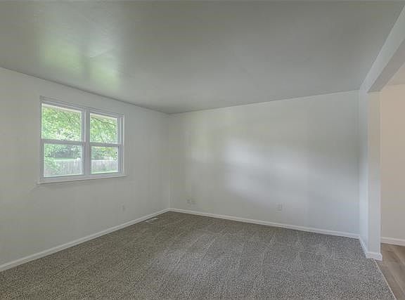 2nd image of 10338 Sycamore Ave