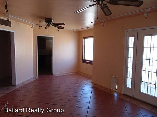 5th image of 1301 E Oakey Blvd APT A